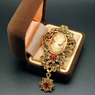 Vintage Style Jewellery Gorgeous Gold Tone Rhinestone Cameo Dropper Brooch Pin