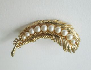 Vtg Crown Trifari Gold Tone Pin Brooch Faux Pearls Leaf Feather Design Signed 4