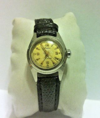 Ladies Vintage Tradition Stainless Steel Swiss 17 Jewel Automatic Watch