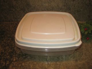 Vintage Rubbermaid Servin Saver 2 Food Container 5 Cups Square Almond Lid