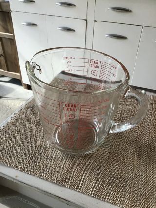 Vintage Pyrex 1 Quart 4 Cup 32 Oz.  Measuring Cup Glass Handle Red Letter