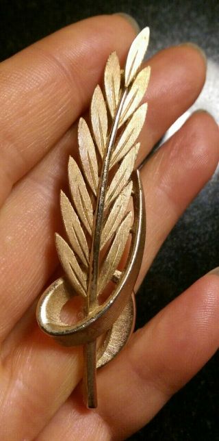Vintage Signed Trifari Leaf/ribbon Brooch/pin.  Jewellery