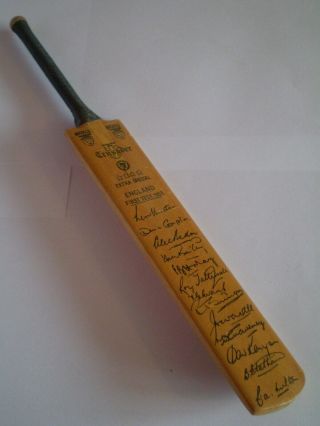 Vintage Crusader 1953 England Autograph Souvenir Cricket Bat