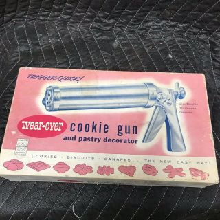 Vintage Trigger Quick Wear Ever Cookie Gun And Pastry Decorator No.  3365 Cake