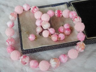 Pretty Vintage 1950s Pink Lucite Bead Necklace