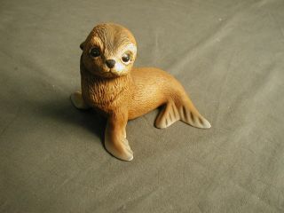 Vintage Bisque Baby Seal Figurine - Signed Rj Brown Rsl 1978 8972 Mexico - 2 Ls