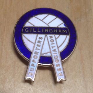 Vintage F.  C Gillingham Supporters Association Football Rosette Badge