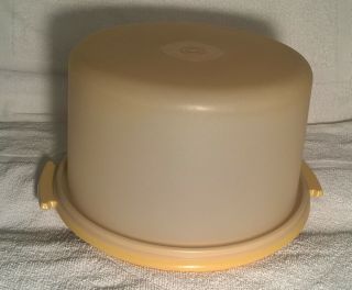 Vintage Tupperware Cake Carrier Taker Harvest Gold 683 & 684