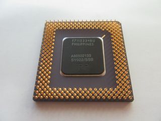 Intel SY022 Pentium 133MHz Vintage Ceramic/Gold CPU Processor A80502 - 133 ' 92 - ' 93 2