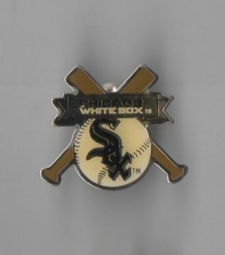 Unusual Vintage Chicago White Sox Pin Of Two Bats With Baseball And Banner