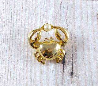 Vintage Gold Tone Metal & Faux Pearl Crab Brooch Pin 3