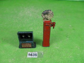 vintage britains or other lead model pump & diecast oil bin old toy models 1636 2