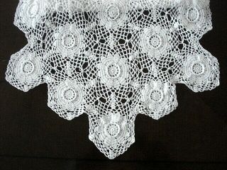 Lovely Vtg Runner Hand Crochet Lace Raised Center Flower 15 " X 40 " White Cotton
