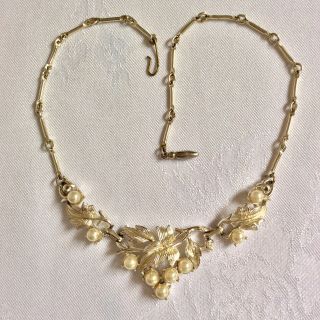 Vintage C1960’s Signed Jewelcraft Glass Pearl & Gold Leaves Necklace