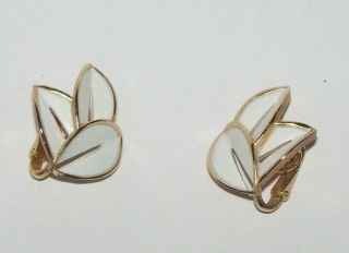 Vintage Crown Trifari White Enamel Gold Leaf Detail Clip On Earrings
