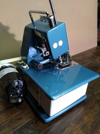 Vintage Yamata overlock sewing machine overlock,  3 thread - line 5 - line,  flatlock 4