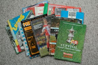Manchester Utd - Bundle Of 18 Vintage Programmes.
