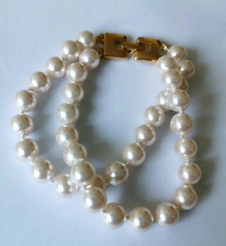 MONET VINTAGE HAND KNOTTED PEARL BRACELET GOLD TONE CLASP 2 STRAND 7.  5 2