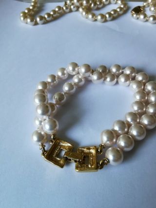 MONET VINTAGE HAND KNOTTED PEARL BRACELET GOLD TONE CLASP 2 STRAND 7.  5 5