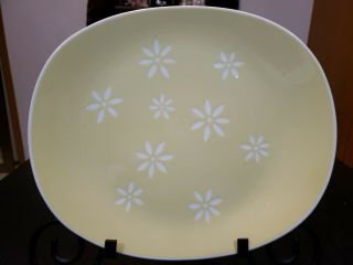Harker White Daisy Dinner Platter Harkerware,  Yellow 11 1/2 ",  Vintage Mcm