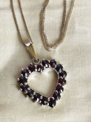 Vintage Jewellery Sterling Silver 925 Garnet Heart Pendant Necklace 22.  5cm