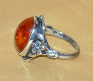 Vintage HM Sterling Silver Retro Flowers Large Oval Baltic Amber Cabochon Ring 5
