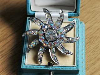 Vintage Jewellery Art Deco Stunning Star / Sun Burst Austrian Crystal Brooch