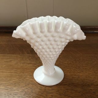 Lovely Vintage Fenton Hobnail White Milk Glass Mini Fan Vase