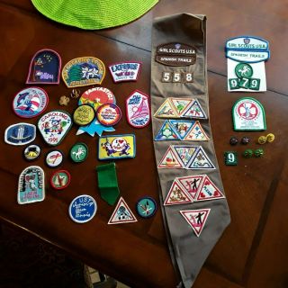 Vtg 1990s Girl Scouts Usa Spanish Trails 558 Sash Patches Badges Pins 979