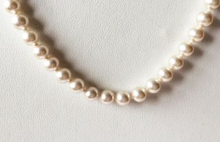VINTAGE HAND KNOTTED PEARL NECKLACE 18 INCH 2