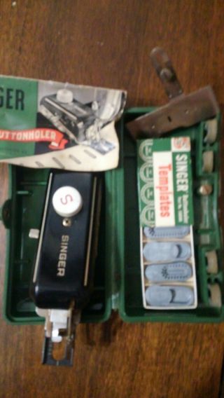 Vintage C1948 Singer Buttonholer With 8 Templates Instructions Green Case 160506