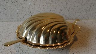 VINTAGE CLAM SHAPED BUTTER/CAVIAR DISH MAYELL GOLDTONE & RED GLASS WITH KNIFE R 3
