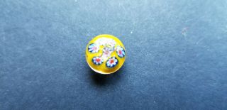 VINTAGE DOLLHOUSE MINIATURE FINE GLASS PAPERWEIGHT IN YELLOW AND RED 2