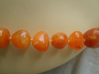 VINTAGE FAUX AMBER BEADED NECKLACE WITH GRADUATED BEADS 2