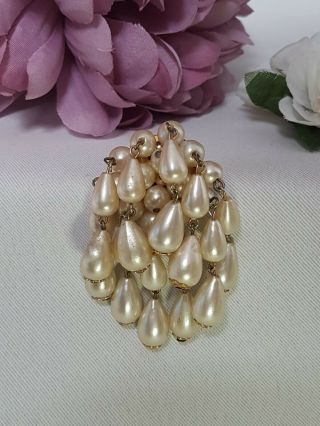 Lovely Large Vintage 1960s Faux Pearl Beads Waterfall Brooch