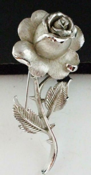 Lovely Vintage Crown Trifari 3 - D Flower Pin Brooch In Brushed Silver Tone Metal