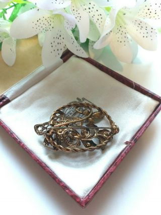 VINTAGE OLD JEWELLERY - CZECH FILIGREE FLOWER BROOCH WITH GLASS STONES.  MID 1900 ' S. 2