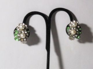 Vintage Crown Trifari Silver - Tone Clear Green Rhinestone F/pearl Clip Earrings