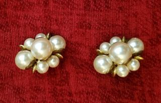 Vintage Estate Gold Tone Faux Pearl Clip On Cluster White Earrings Approx 1 1/2 "