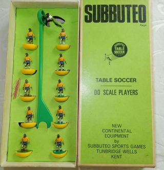 Vintage Subbuteo Brazil (reverse Base) No 50 Hw Heavyweight Football Team Boxed