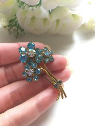 Old Vintage Jewellery - Flower Spray Brooch Pin With Aquamarine Cut Glass Stones.
