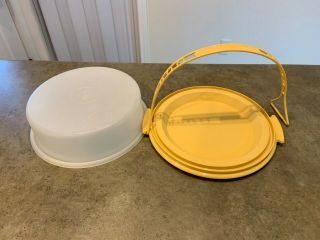 Vintage Tupperware Pie / Cake Container with Handle 2