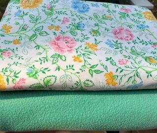 Vintage Twin Flat Sheet & Kelly Green Fleece Throw Blanket/picnic Blanket