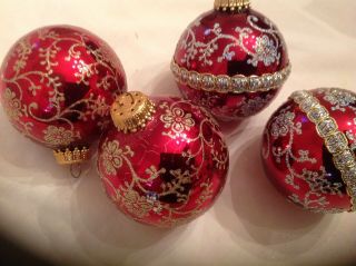 4 Vintage Victorian Red Glitter Stencil Round Ball Christmas Tree Ornaments 2