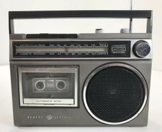 Vintage General Electric Am/fm Radio Cassette Player Recorder Model 3 - 5241c