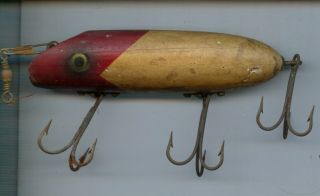 Vintage Red White Wooden 3 Hook Fishing Lure 3 3/4 Inches Long 1