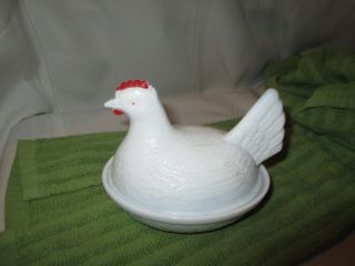 Vintage Small Milk Glass Hen On Nest Covered Dish Chicken Candy Trinket