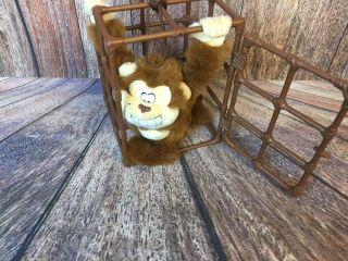 Trendmaster 1993 Vintage Toy Monkey Ape Gorilla In A Cage Vibrating And Sounds