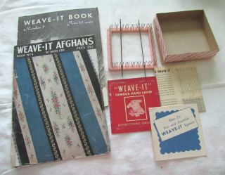 Vintage Weave - It Loom With 2 Needles,  And 2 Pattern Books