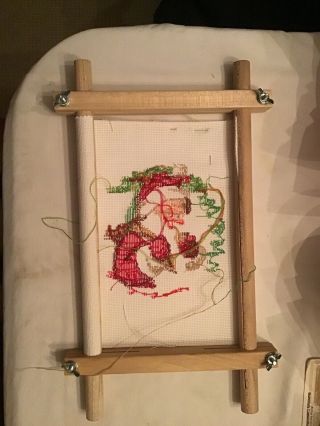 VTG Embroidery Cross Stitch Wood Split Rail Scroll Frame for Needlework 15x9 2